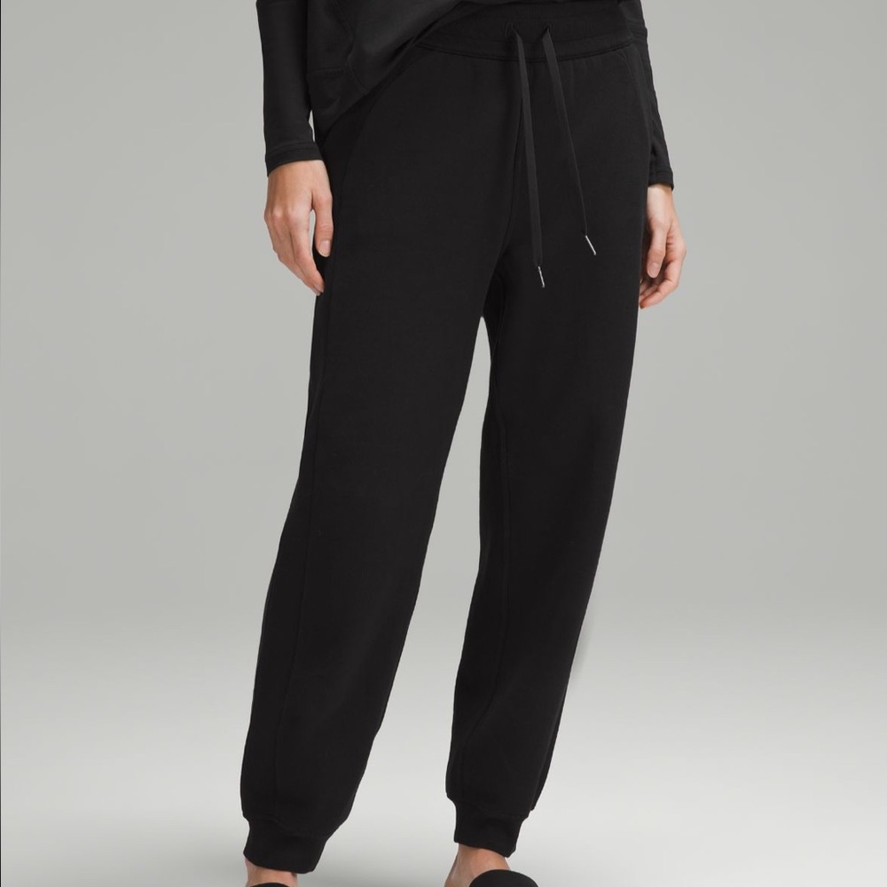 Scuba High-Rise Relaxed Jogger